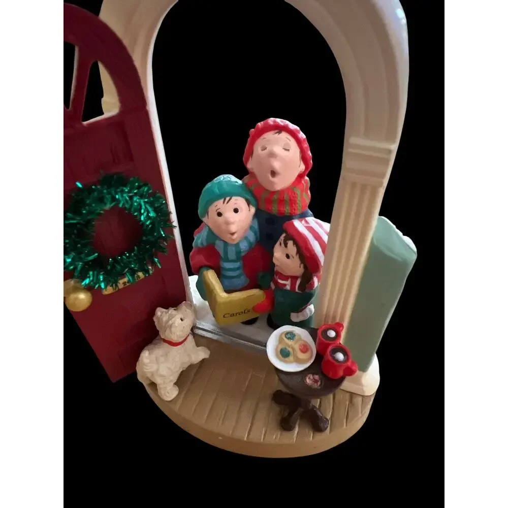 2003 Hallmark Keepsake Caroling At The Door Children Singing Carols Ornament